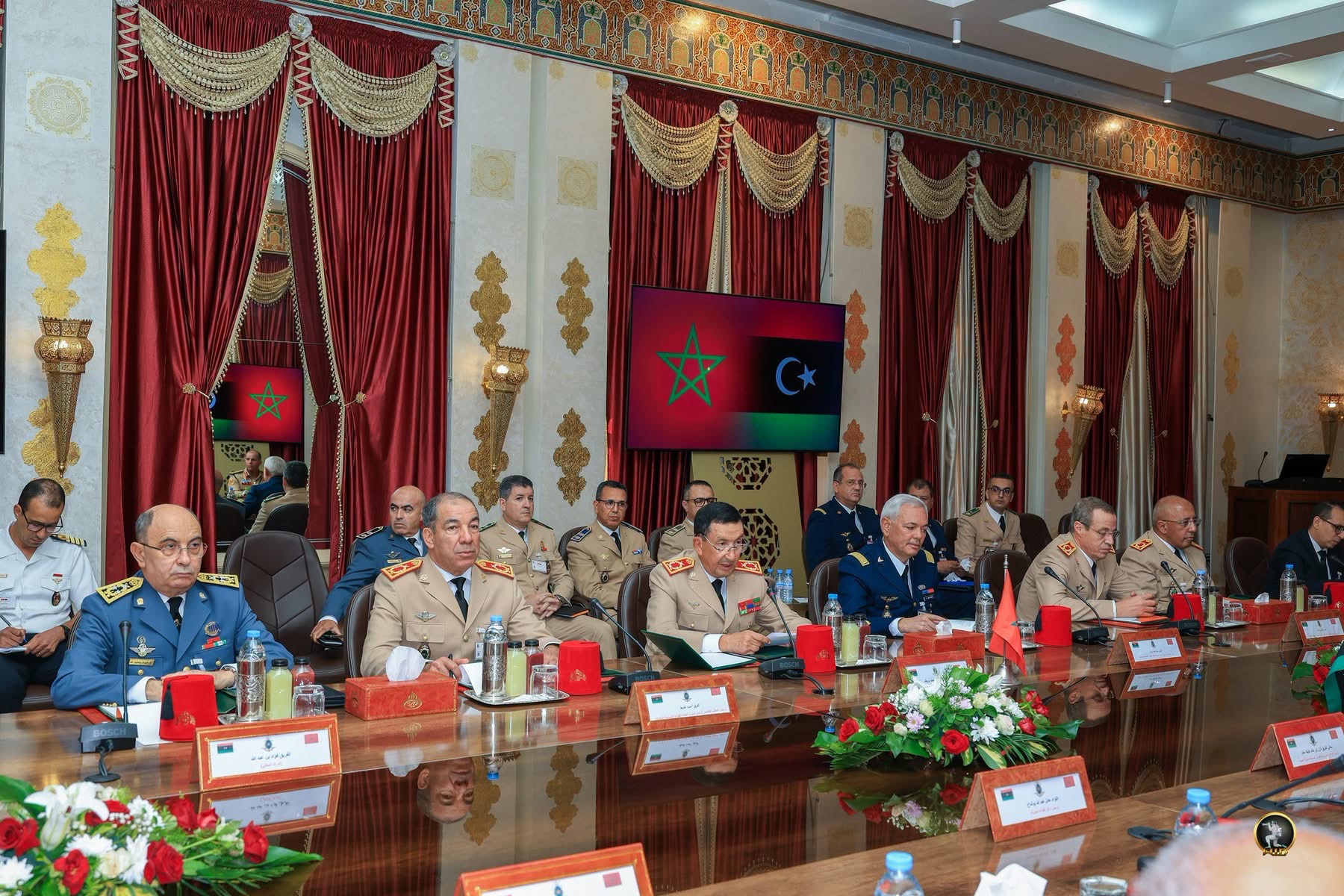 رئيس الأركان العامة للقوات المسلحة الفريق أول ركن خالد حفتر يلتقي المفتش العام للقوات المسلحة الملكية المغربية
