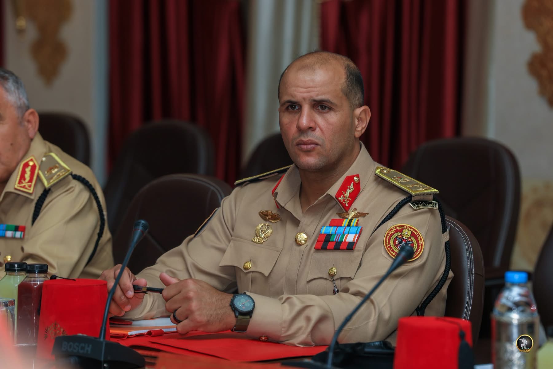 رئيس الأركان العامة للقوات المسلحة الفريق أول ركن خالد حفتر يلتقي المفتش العام للقوات المسلحة الملكية المغربية