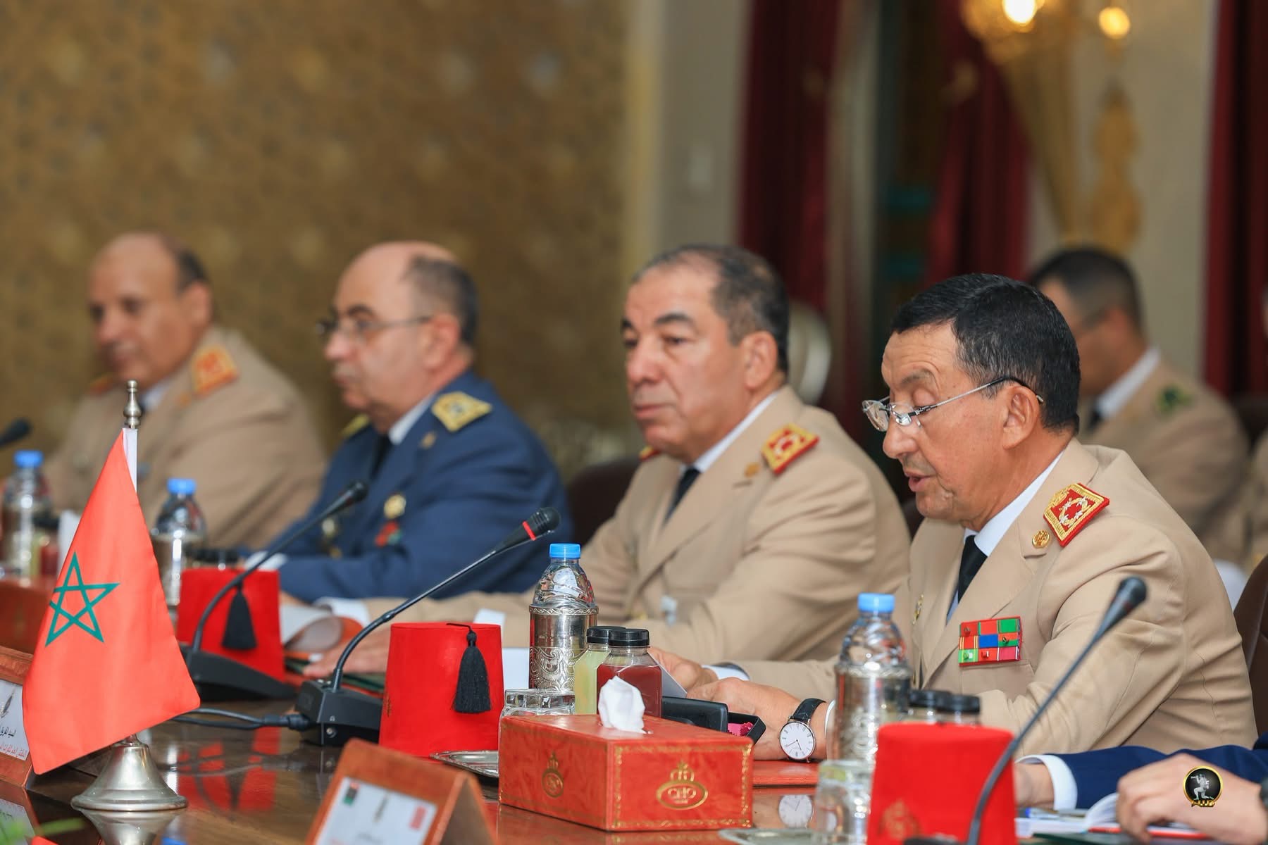 رئيس الأركان العامة للقوات المسلحة الفريق أول ركن خالد حفتر يلتقي المفتش العام للقوات المسلحة الملكية المغربية