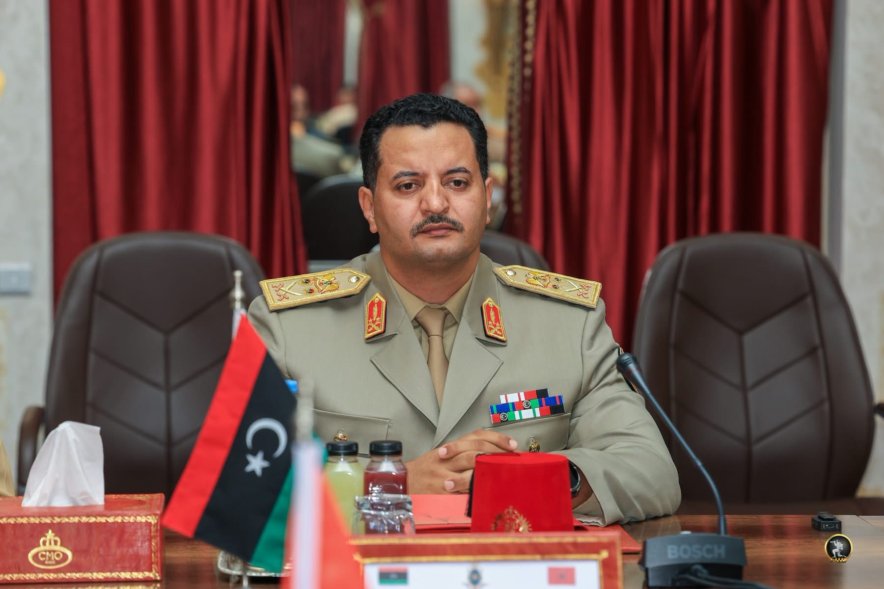 رئيس الأركان العامة للقوات المسلحة الفريق أول ركن خالد حفتر يلتقي المفتش العام للقوات المسلحة الملكية المغربية