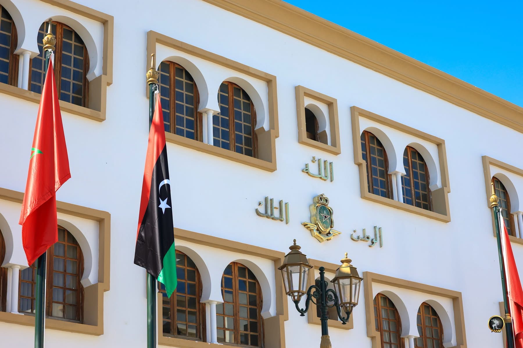 رئيس الأركان العامة للقوات المسلحة الفريق أول ركن خالد حفتر يلتقي المفتش العام للقوات المسلحة الملكية المغربية