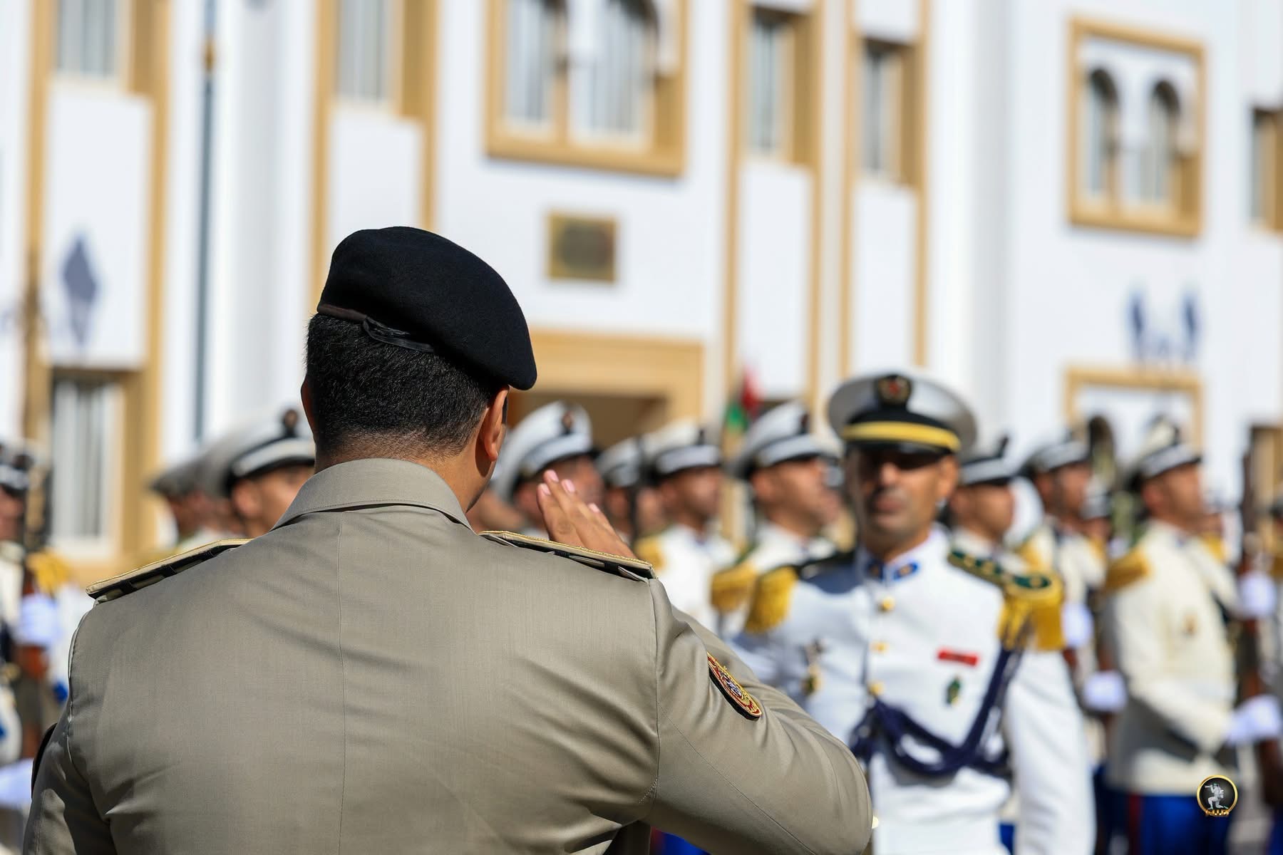 رئيس الأركان العامة للقوات المسلحة الفريق أول ركن خالد حفتر يلتقي المفتش العام للقوات المسلحة الملكية المغربية