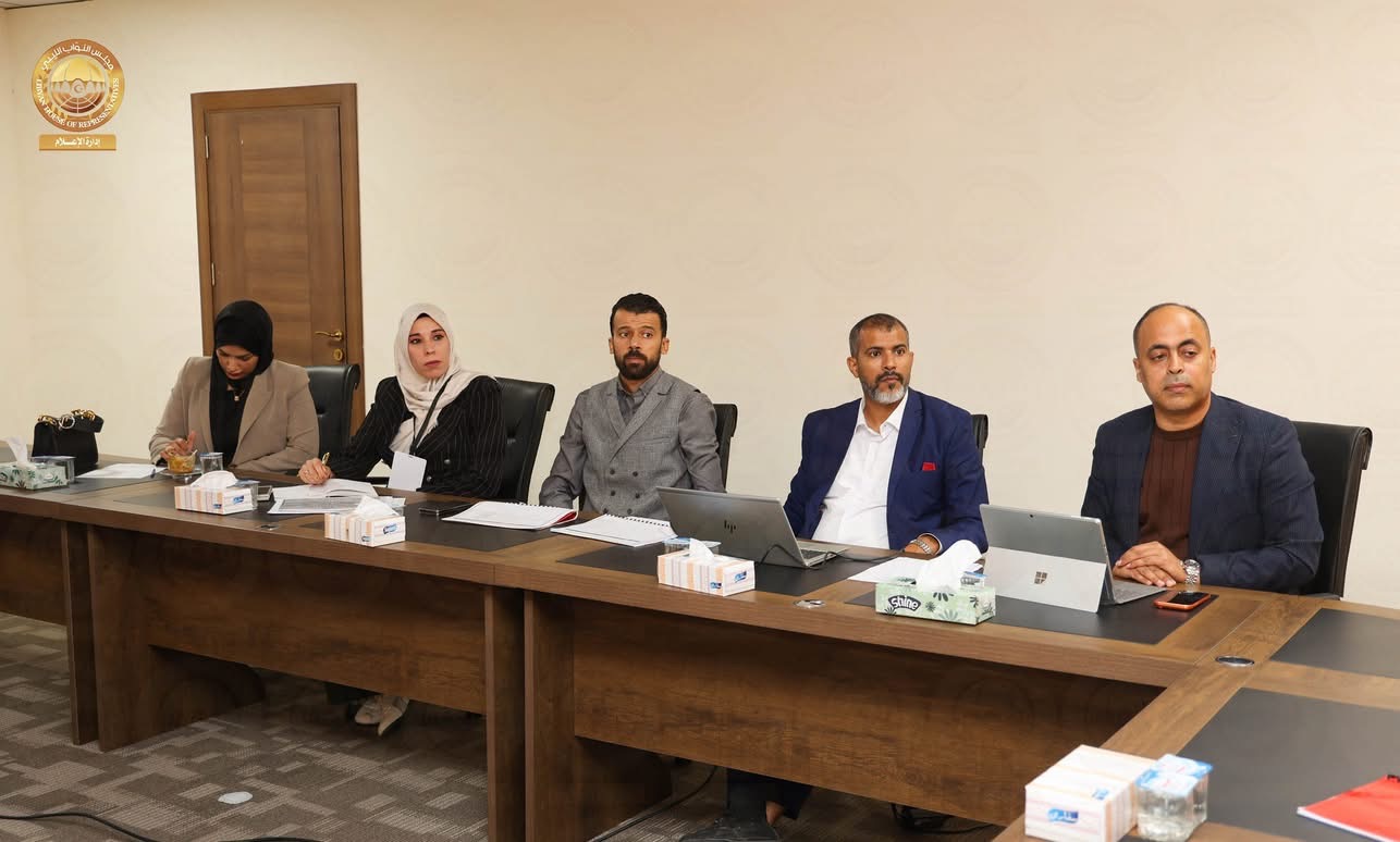 حسن الزرقاء يناقش تقييم المصحات المتعاقدة مع صندوق التأمين الصحي بمجلس النواب