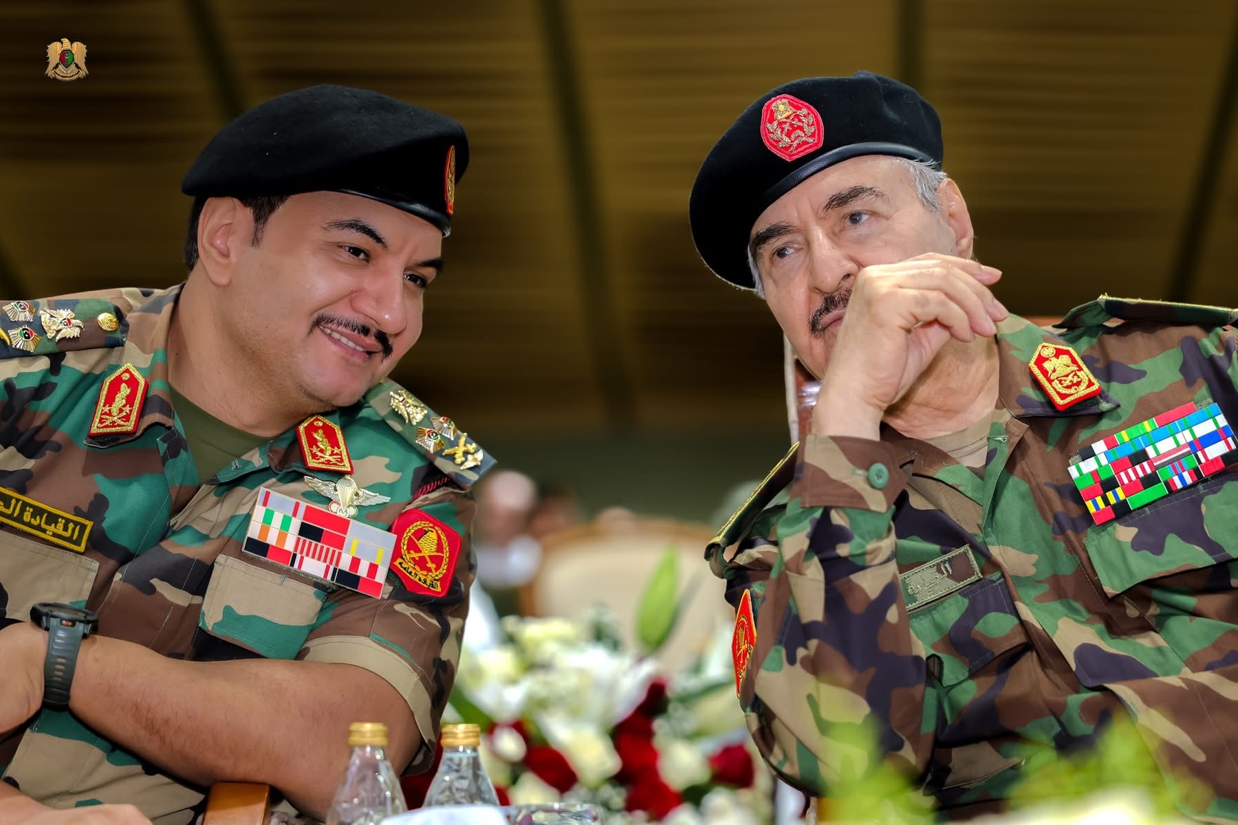 القائد العام للقوات المسلحة المشير اركان حرب خليفة حفتر ونائبه الفريق أول ركن صدام حفتر يشهدان عرضًا عسكريًا للقوات الخاصة ببنغازي إحياءً للذكرى الثانية عشرة لدخول القوات المسلحة المدينة