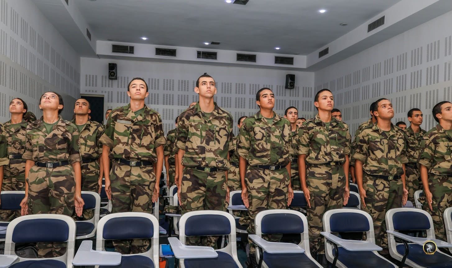 رئيس الأركان العامة للقوات المسلحة الفريق أول ركن خالد حفتر يزور المدرسة الملكية للقوات البحرية