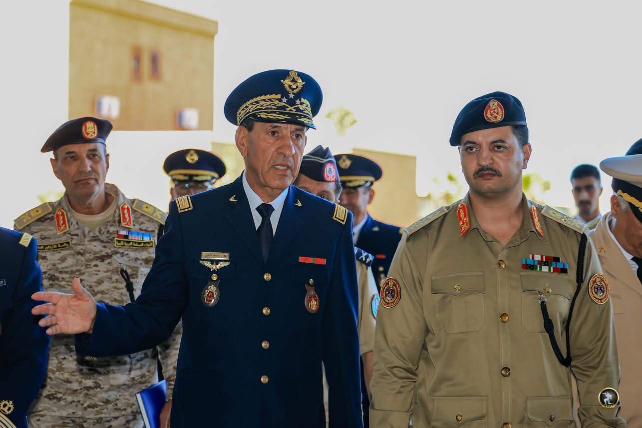 رئيس الأركان العامة للقوات المسلحة الفريق أول ركن خالد حفتر يزور القاعدة الجوية بمراكش