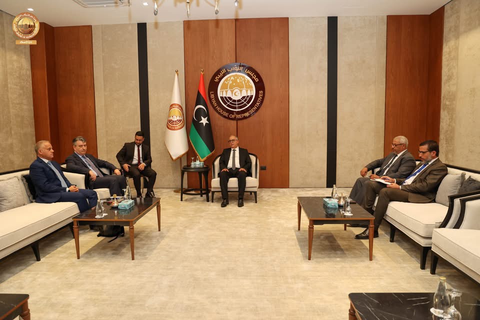 رئيس مجلس النواب يبحث مع القنصل الإيطالي تعزيز التعاون الاقتصادي والبرلماني 