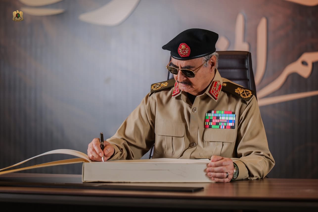 القائد العام للقوات المسلحة المشير أركان حرب خليفة أبوالقاسم حفتر يفتتح متحف التاريخ العسكري