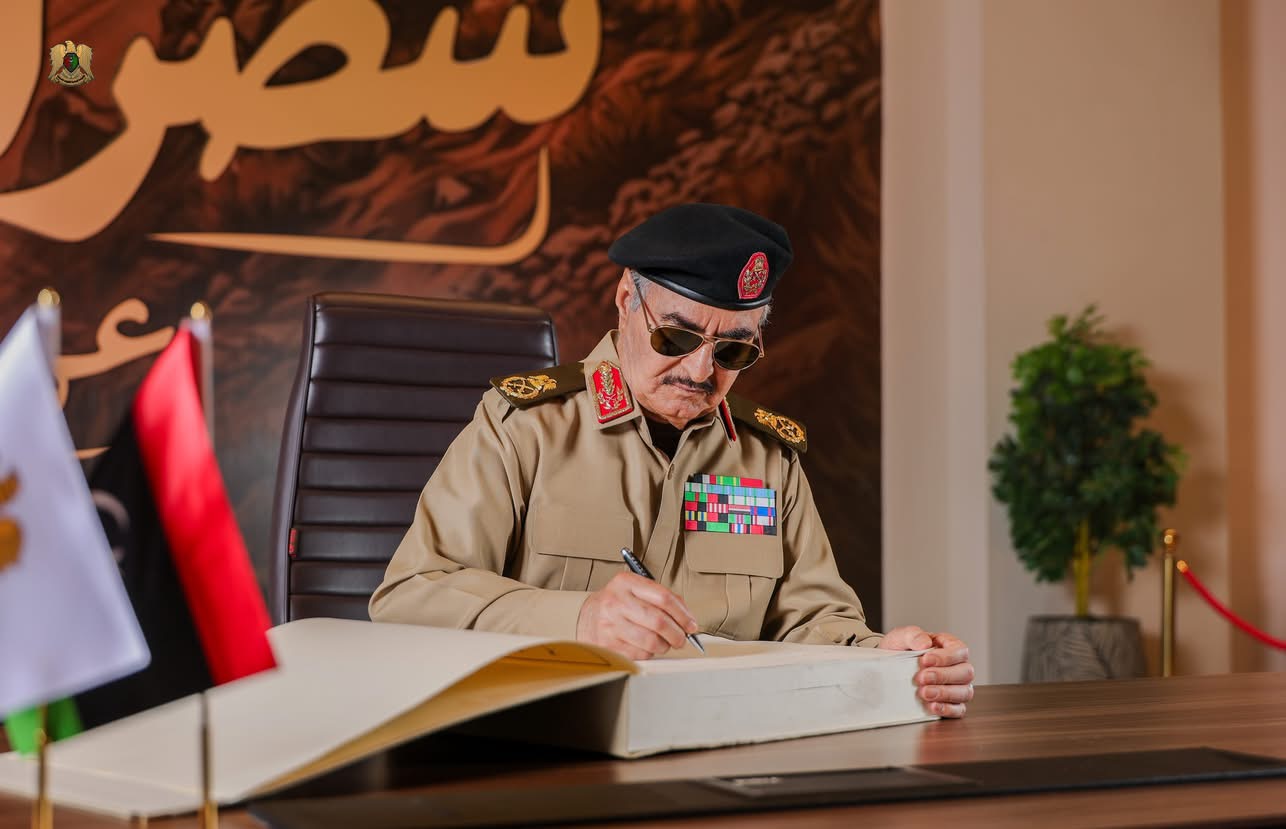 القائد العام للقوات المسلحة المشير أركان حرب خليفة أبوالقاسم حفتر يفتتح متحف التاريخ العسكري