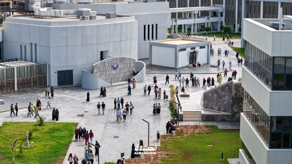 المهندس بالقاسم حفتر يشهد انطلاق الدراسة بجامعة بنغازي عقب تأهيل مرافقها