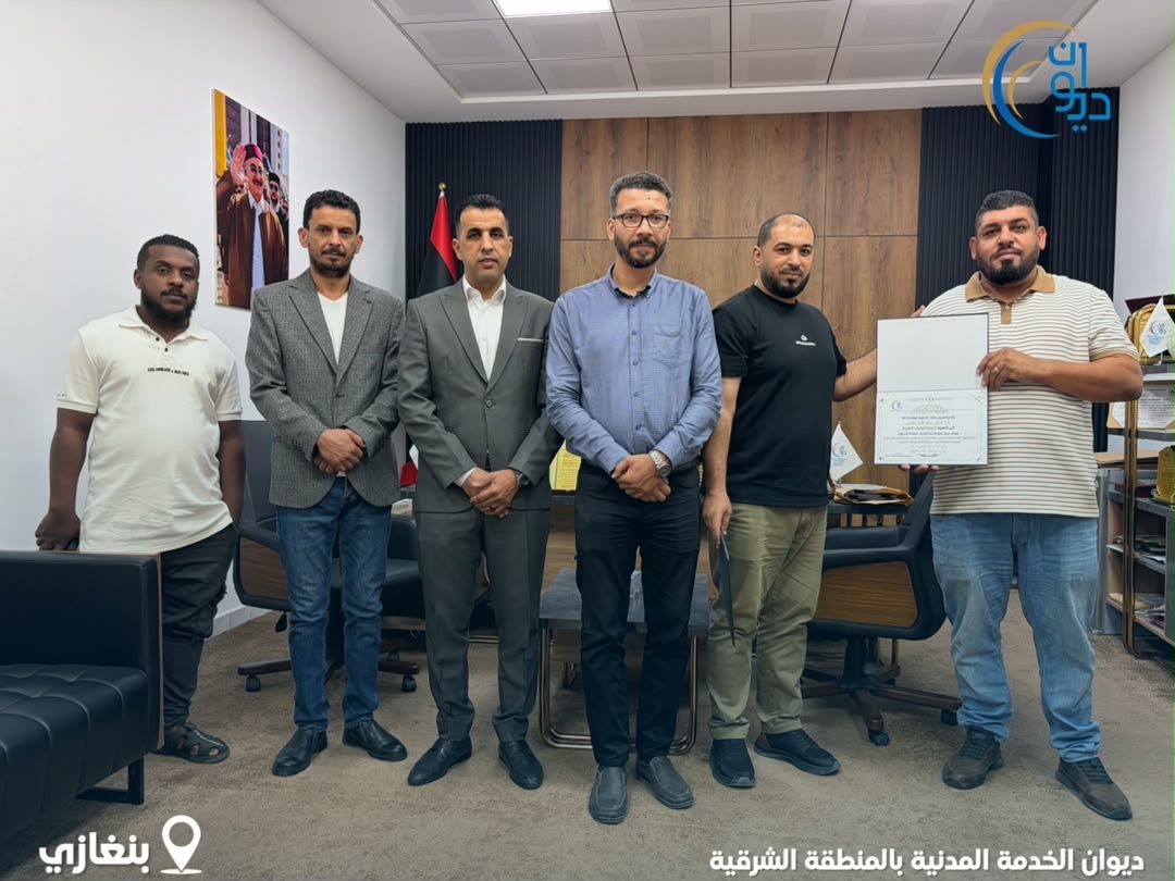 منتسبو قرارات حكومة الثني بقطاع الصحة يكرّمون رئيس ديوان الخدمة المدنية ورئيس لجنة الإفراجات بالمنطقة الشرقية