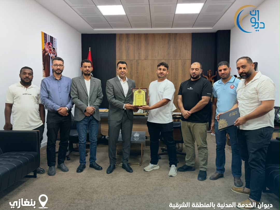 منتسبو قرارات حكومة الثني بقطاع الصحة يكرّمون رئيس ديوان الخدمة المدنية ورئيس لجنة الإفراجات بالمنطقة الشرقية