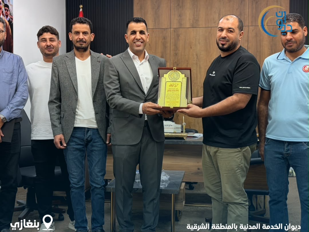 منتسبو قرارات حكومة الثني بقطاع الصحة يكرّمون رئيس ديوان الخدمة المدنية ورئيس لجنة الإفراجات بالمنطقة الشرقية