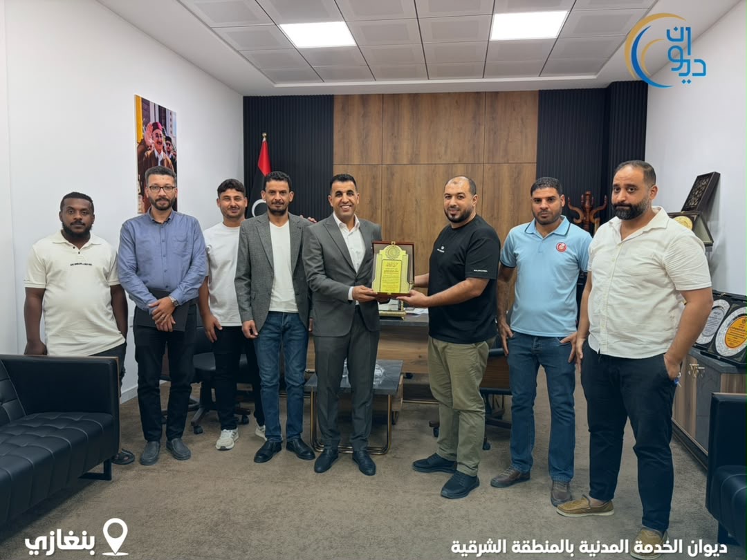 منتسبو قرارات حكومة الثني بقطاع الصحة يكرّمون رئيس ديوان الخدمة المدنية ورئيس لجنة الإفراجات بالمنطقة الشرقية