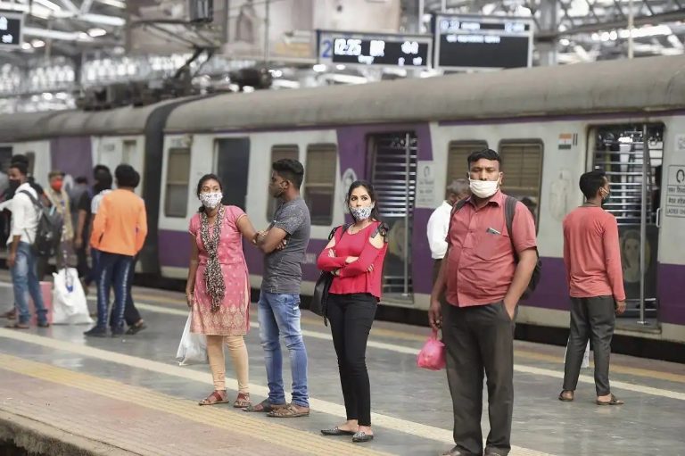 Mumbai-local-train-resumes